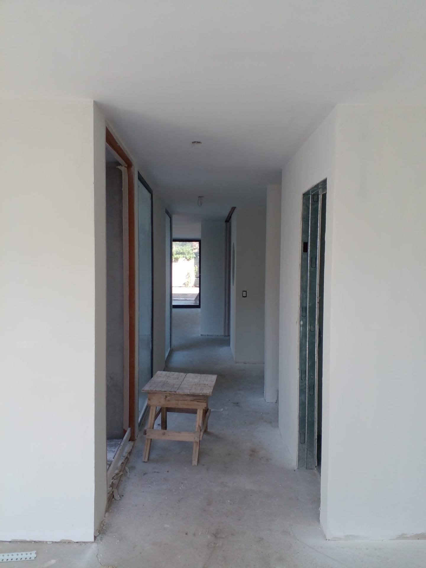 Pasillo en obra