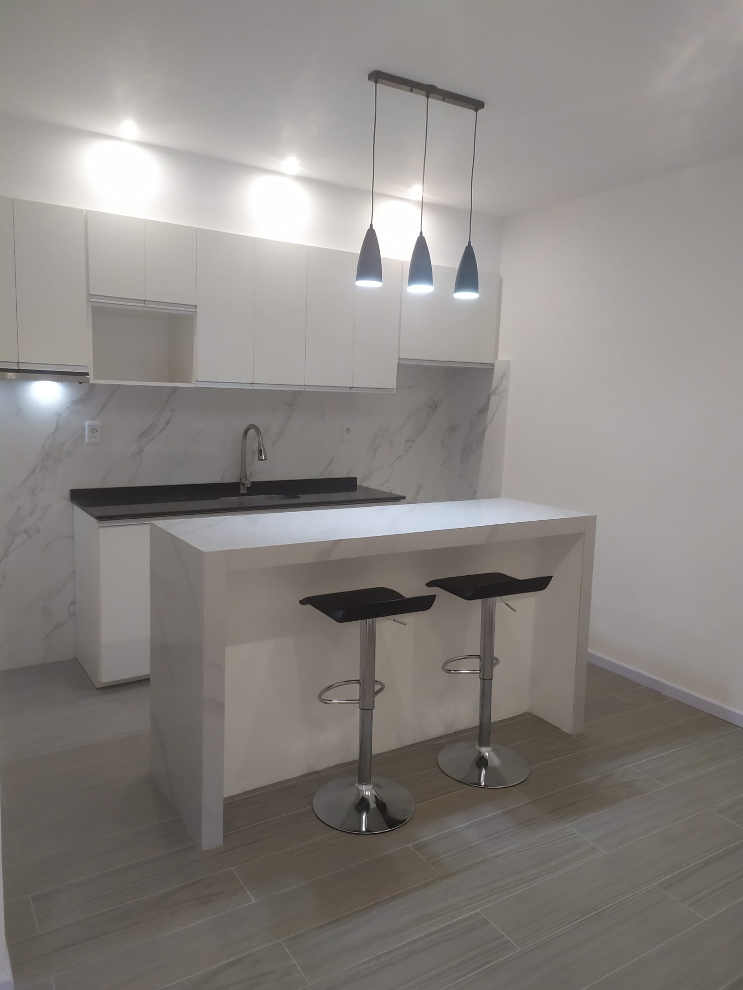 Cocina blanca con isla